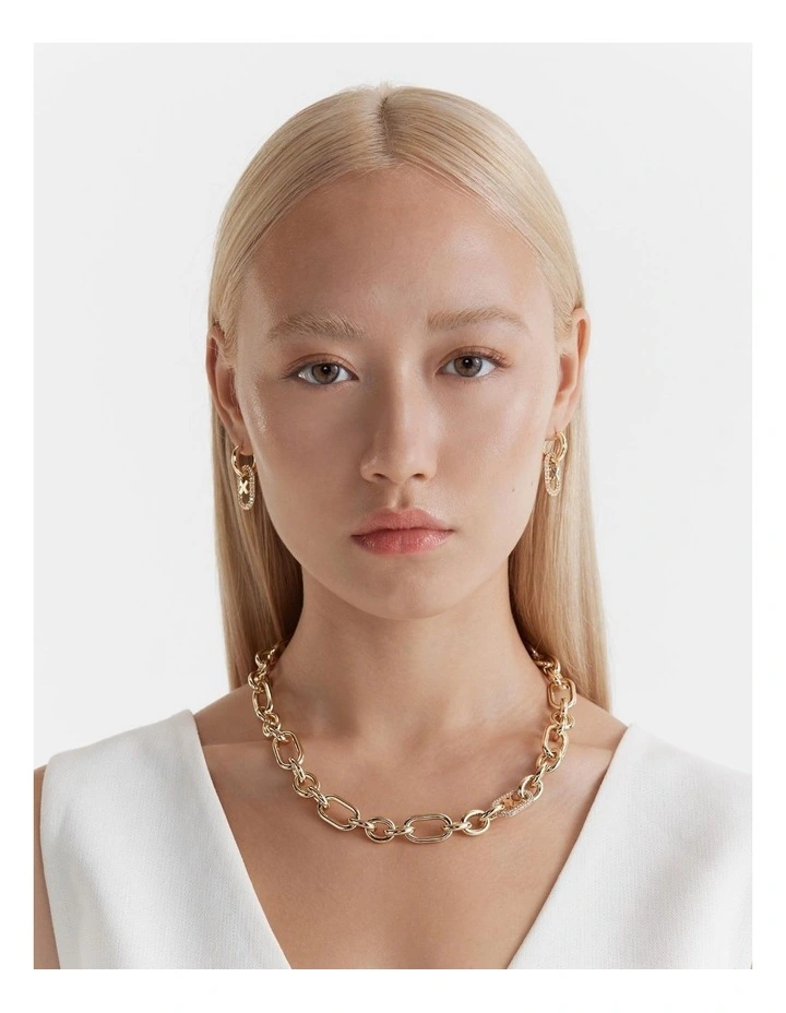Everly Necklace in Gold