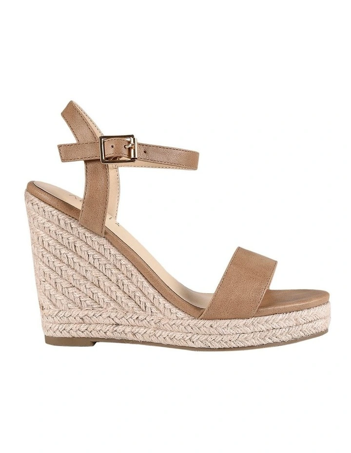 Amaya Wedge Sandal in Biscuit Softee Beige