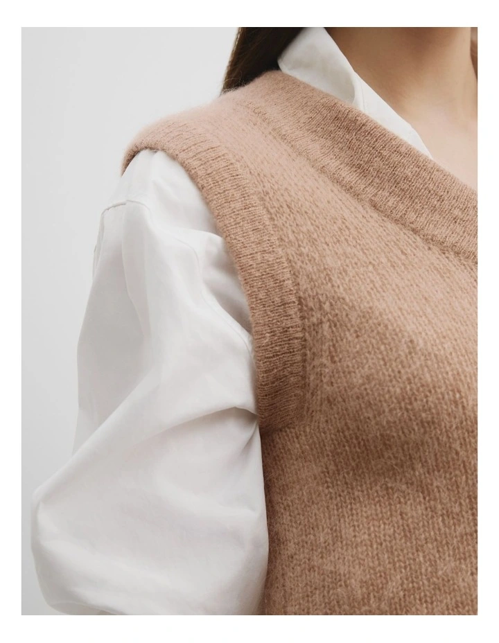 Fluffy Knit Vest in Dune