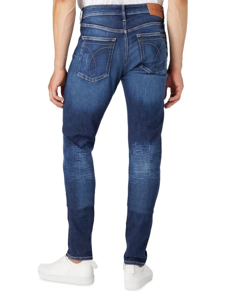 Slim Tapered Jeans in Dark Wash