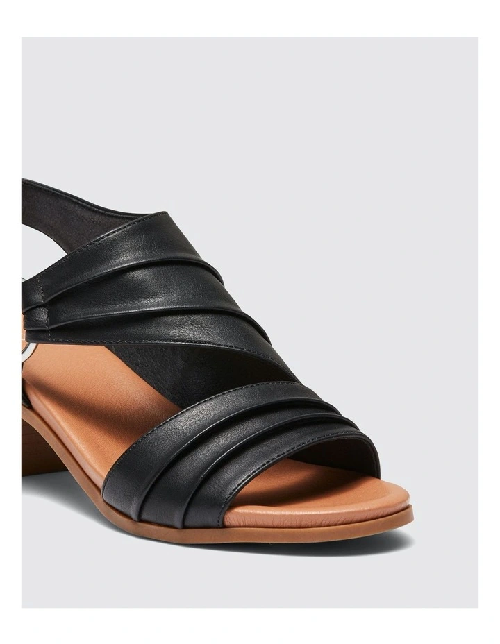 Usera Heels in Black