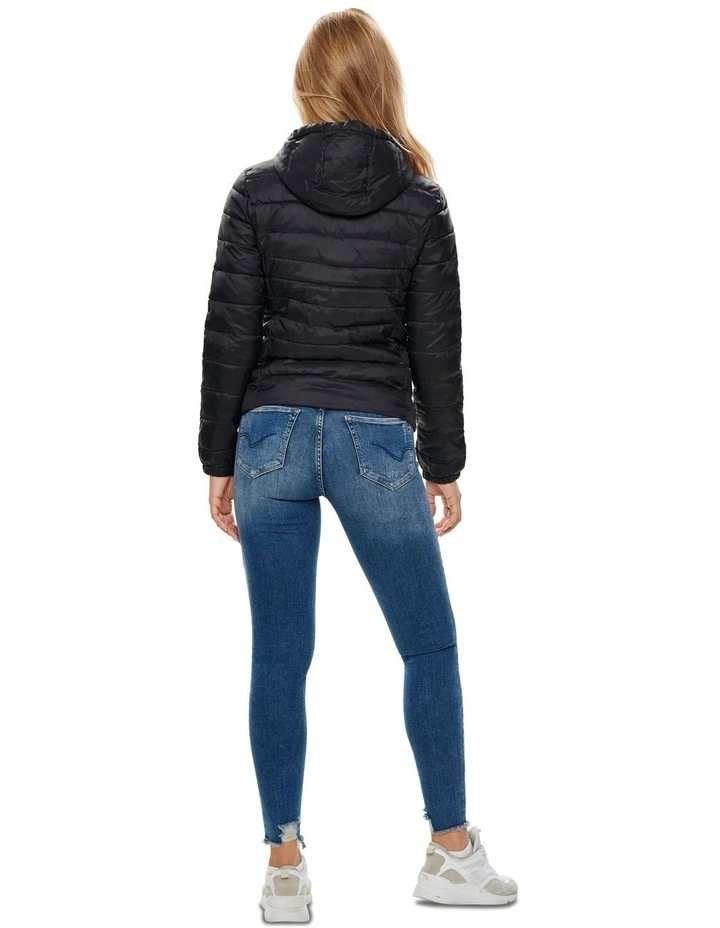 Tahoe Hooded Puffer Jacket in Black