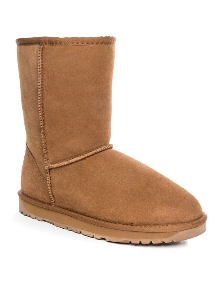 Ugg Classic Short Boots in Chestnut