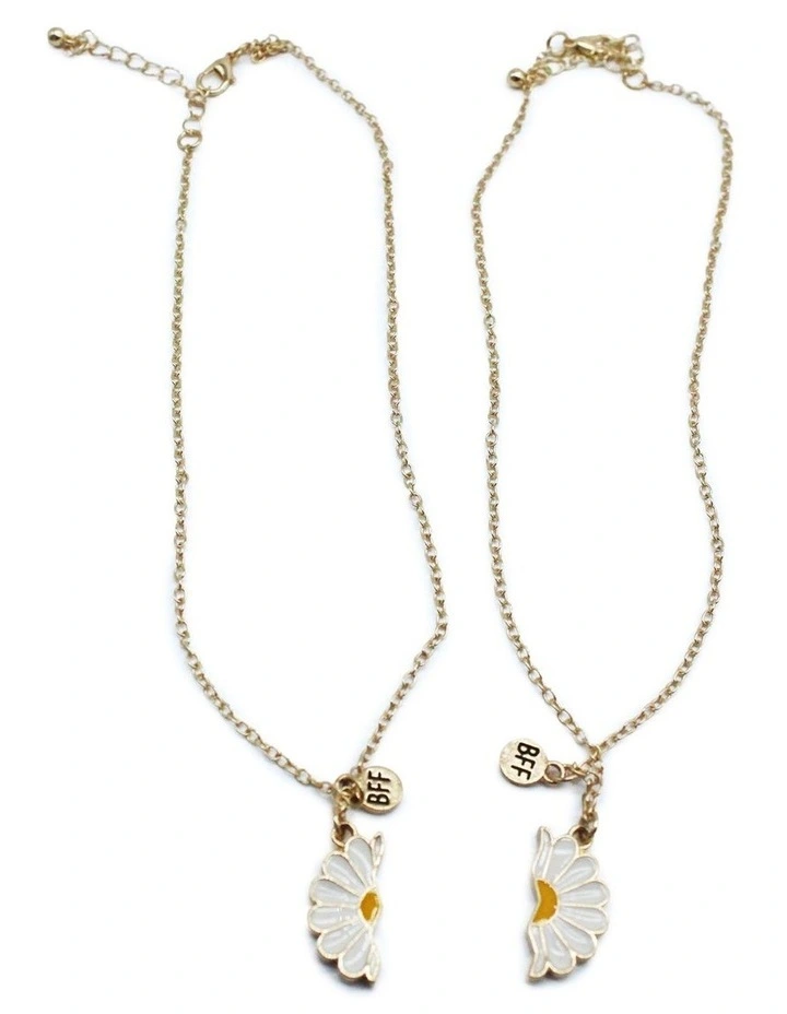BFF Daisy Necklace in White