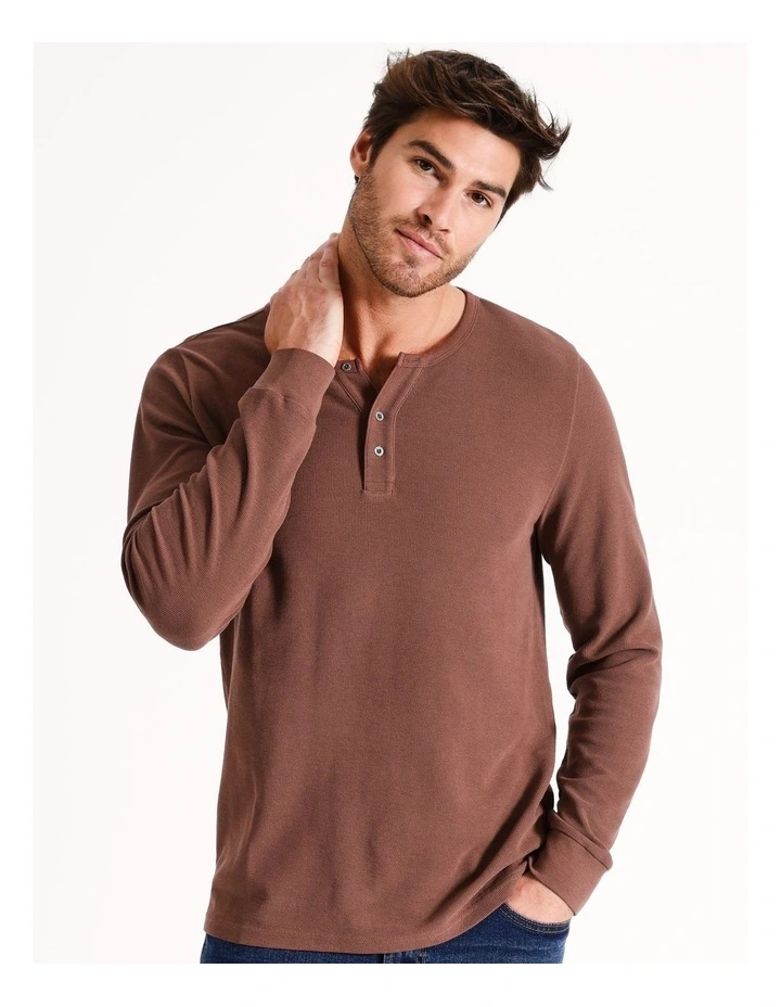 Neeson Long Sleeve Waffle Henley Tee in Mocha