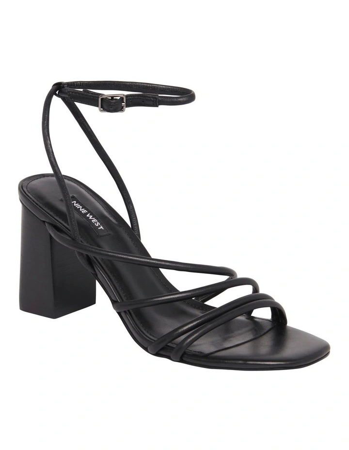 Yeap Strappy Sandal In Black