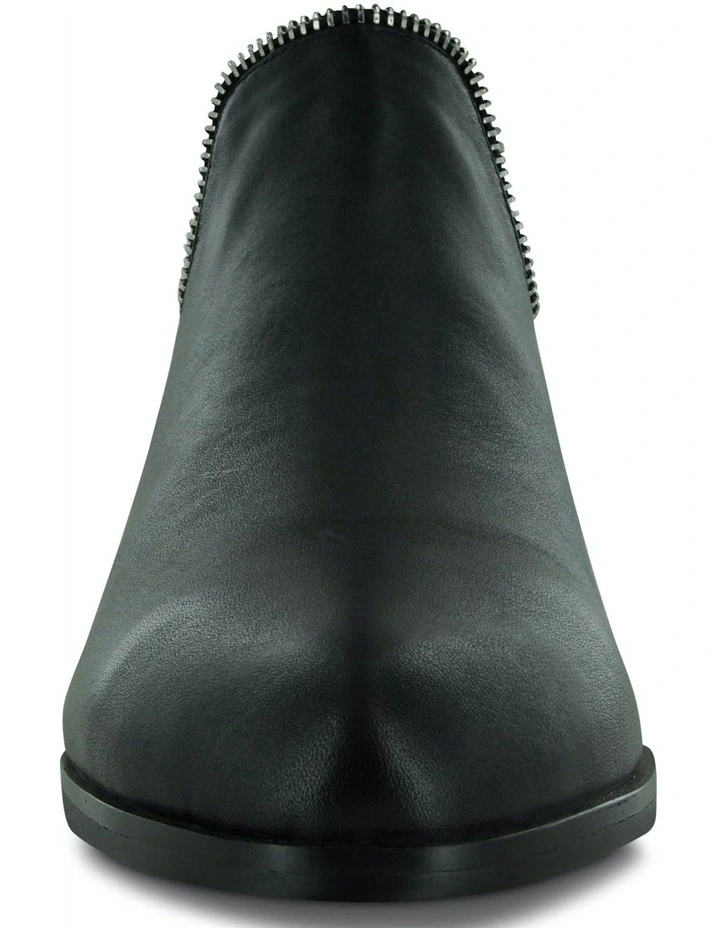 Bailey VII Boot in Black