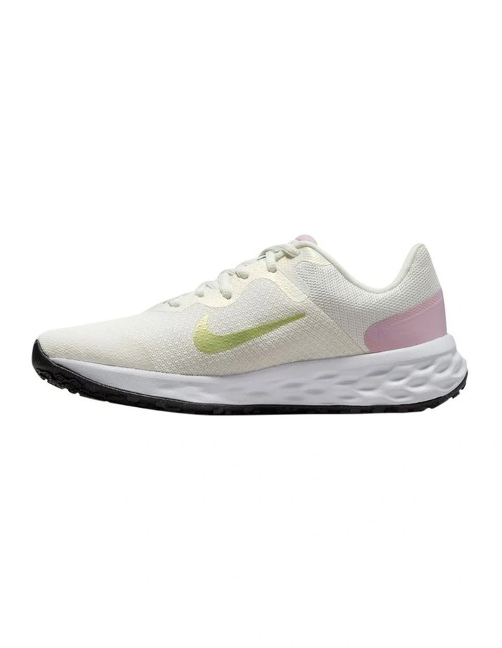 Revolution 6 NN SE Grade School Sport Shoes in White