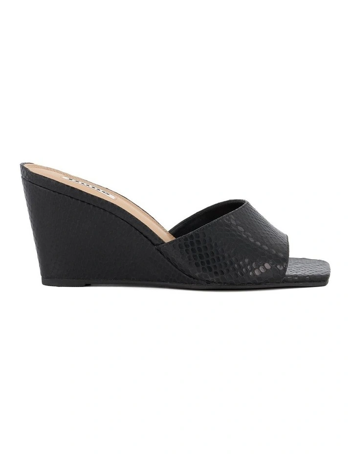 Motel Wedged Mule in Black