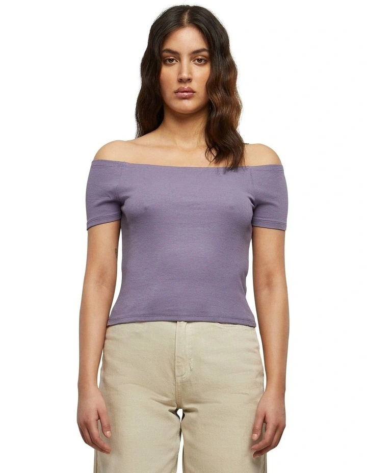 Off Shoulder Rib Tee in Dusty Purple