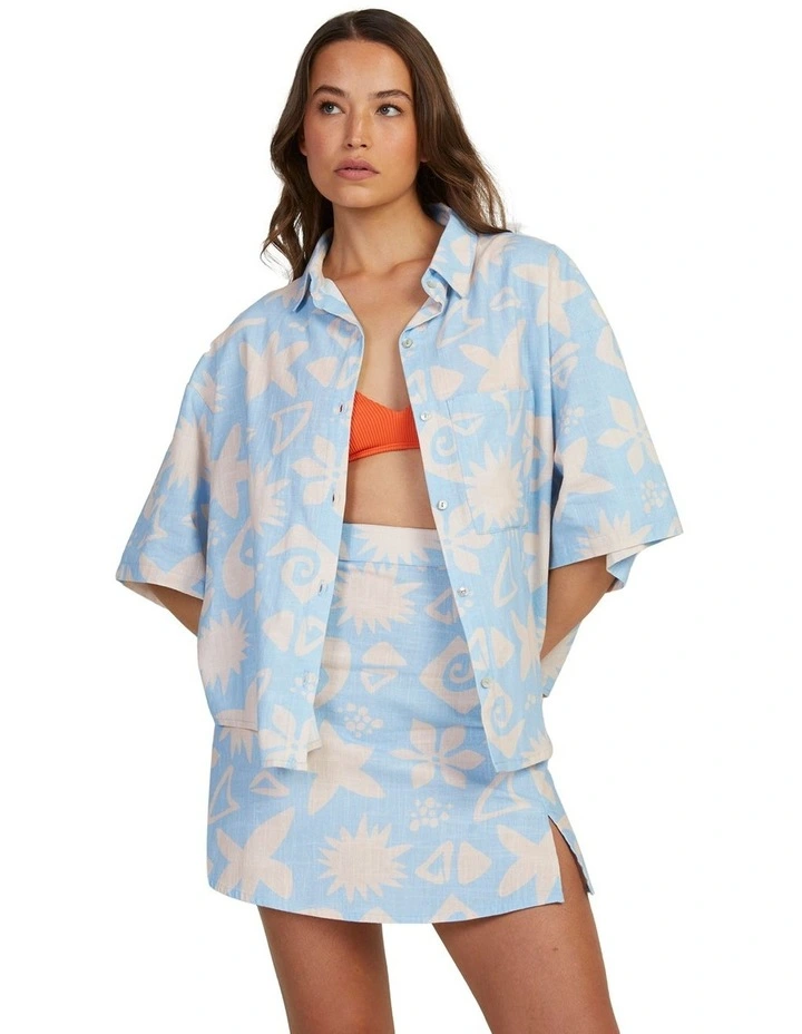 Apres Surf Short Sleeve Shirt in Clear Sky Cool