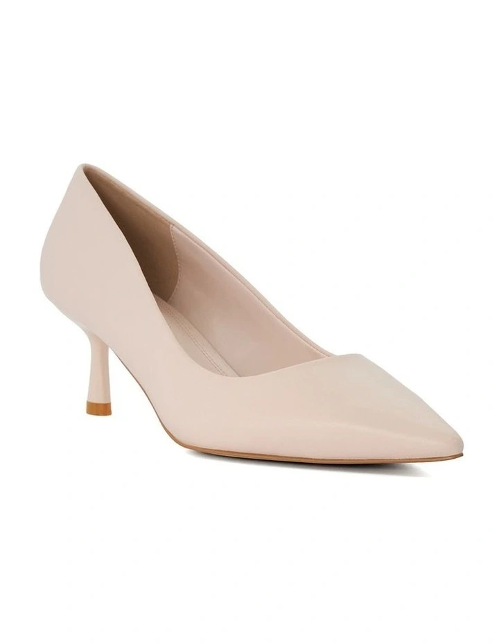 Angelina Pump in Ecru