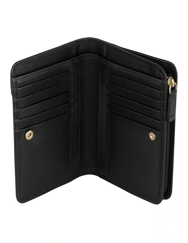 Pockets Black Medium Zip-Top Purse