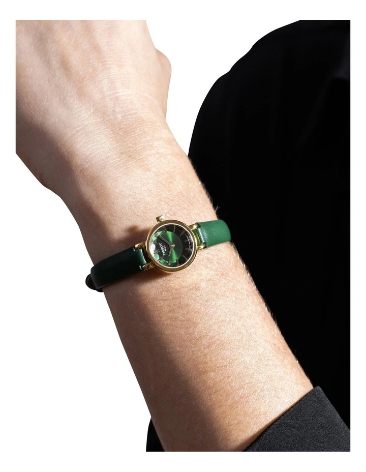 Lovely Round Watch in Green