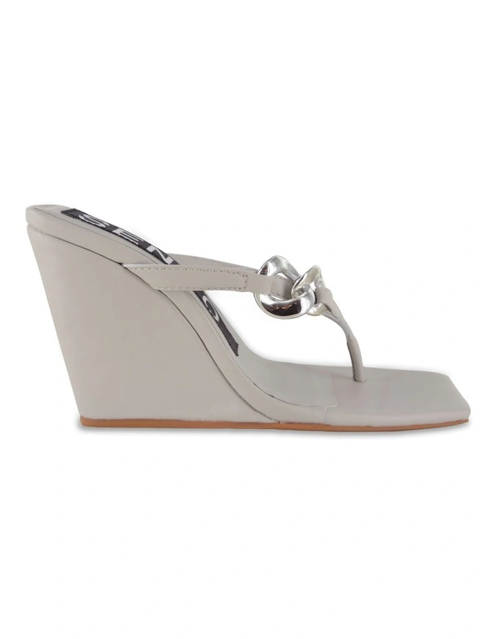 Helga II Wedge Thongs in Milk