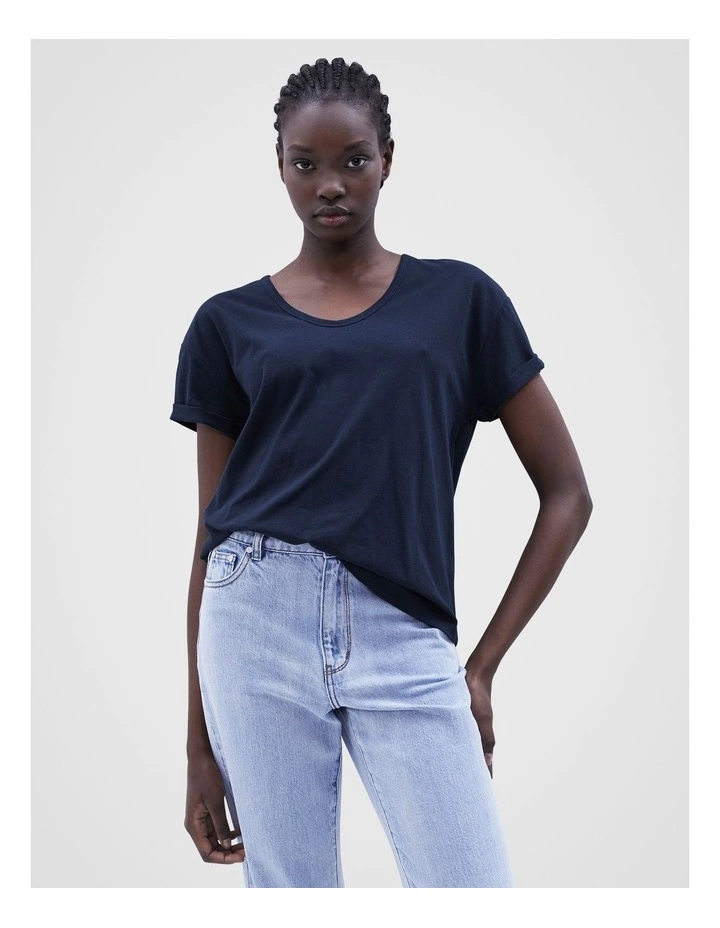 The Classic Dipped Hem Tee in Navy