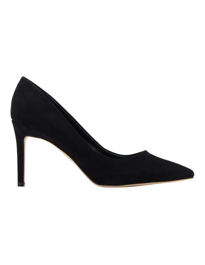 Ezra Pump in Black