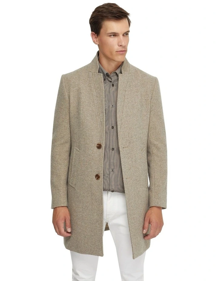 Austin Herringbone Wool Rich Coat in Natrual