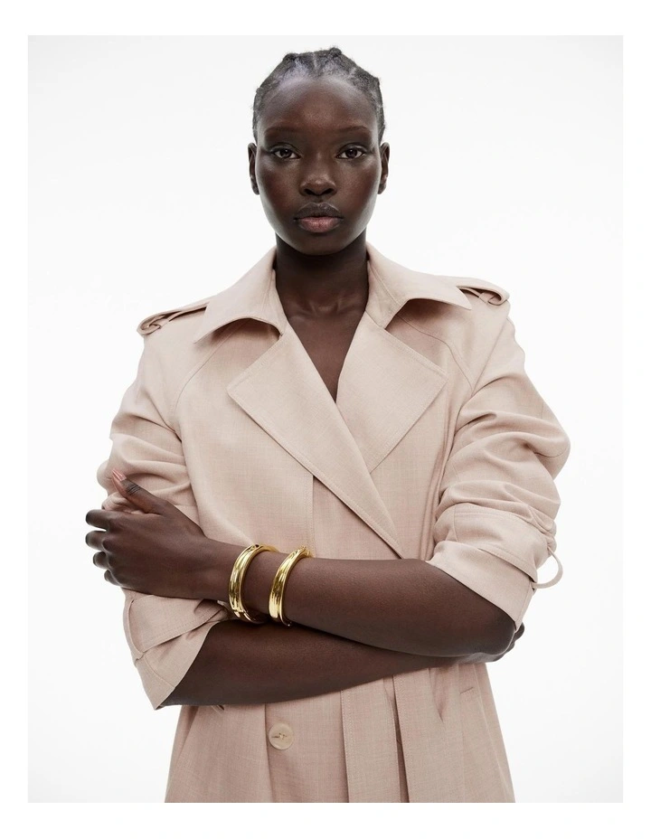 Sculptural Bangle in Gold