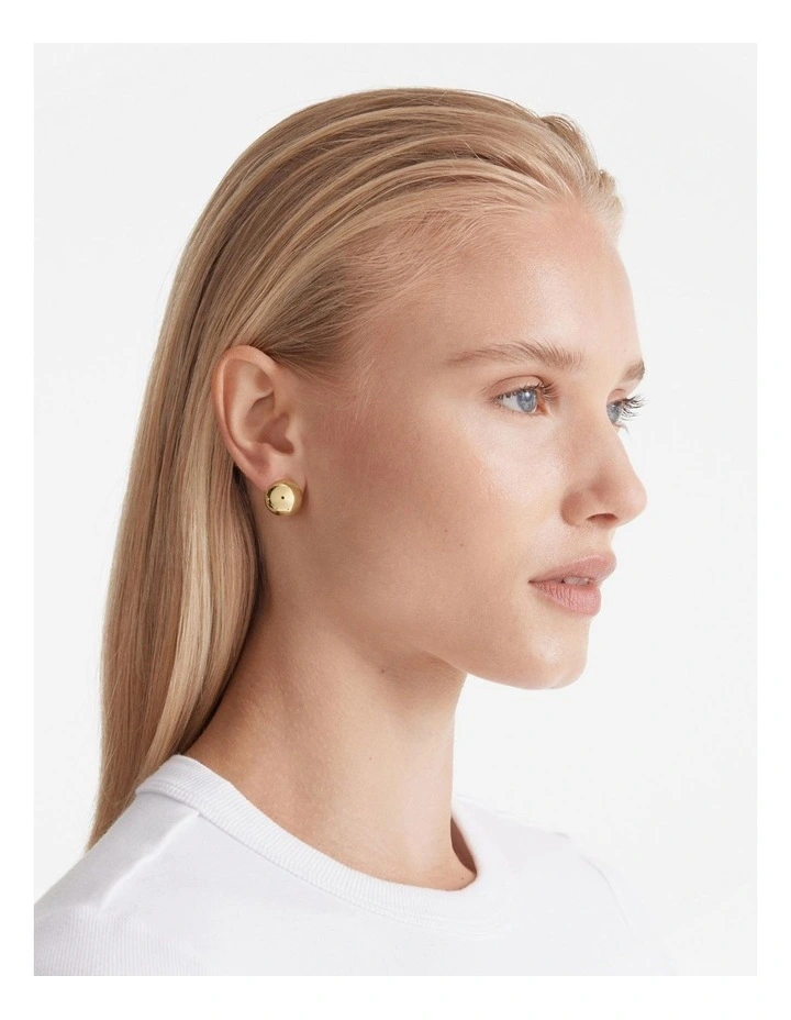 So Smooth Stud Earrings in Gold
