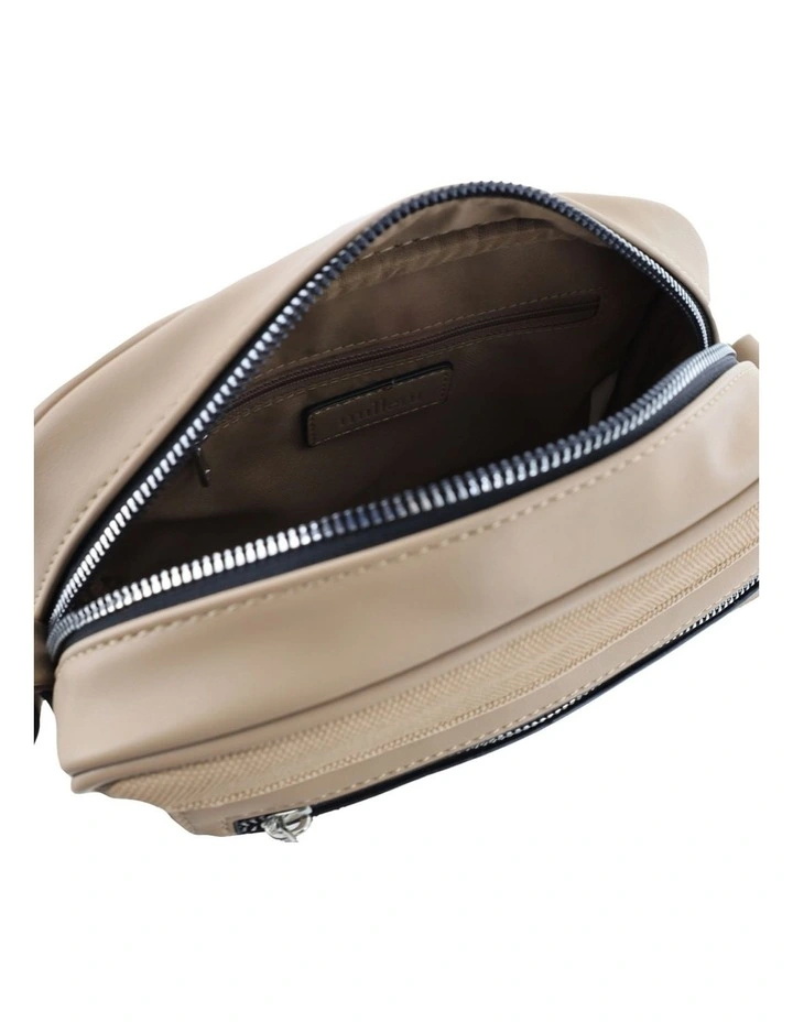 Fashion Crossbody Bag in Camel