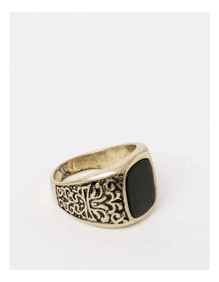 Motif With Enamel in Gold
