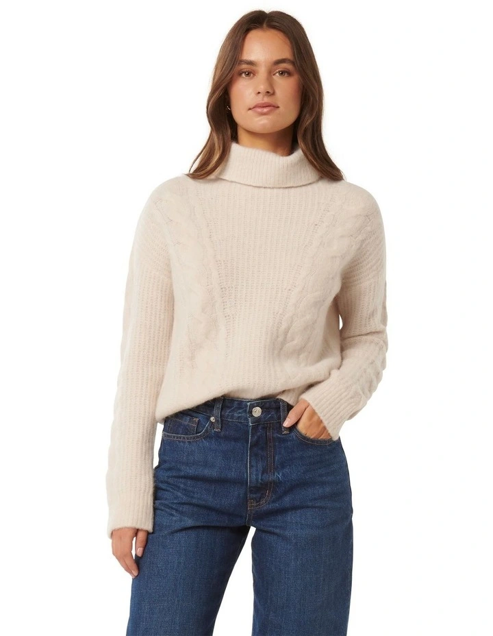 Blaire Engineered Cable Knit Jumper in White