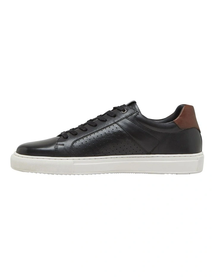Niall Leather Sneaker in Black