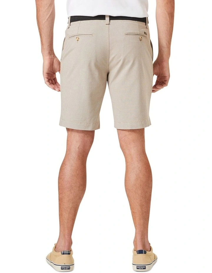Active Quick Dry Houndstooth Shorts in Sand