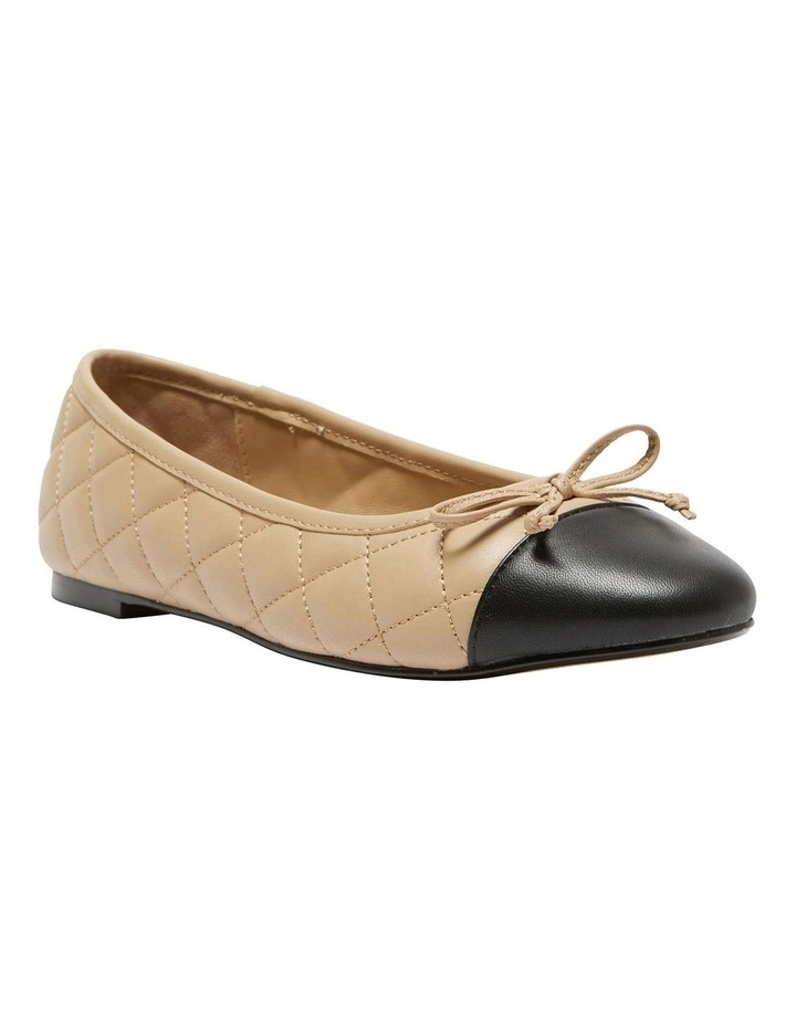 Fifi Flat Shoes in Beige
