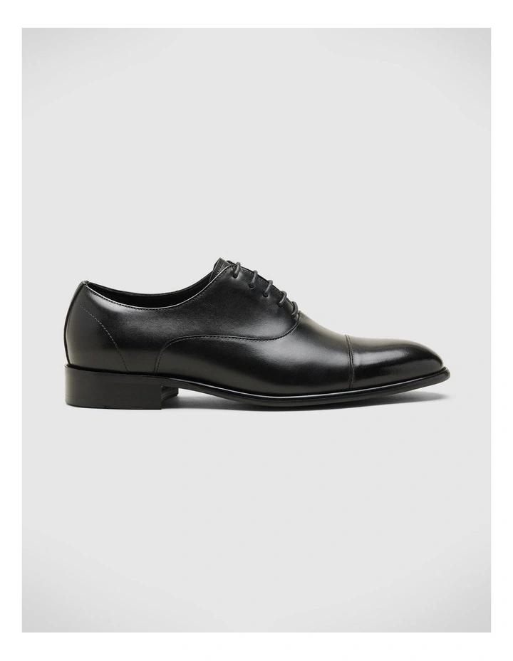 Leather Oxford Dress Shoe with Closed Lacing in Black
