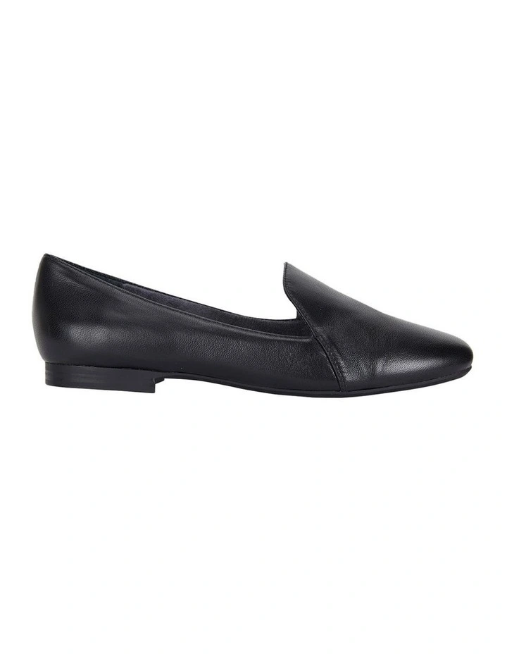 Castle Flat Shoes in Black Glove