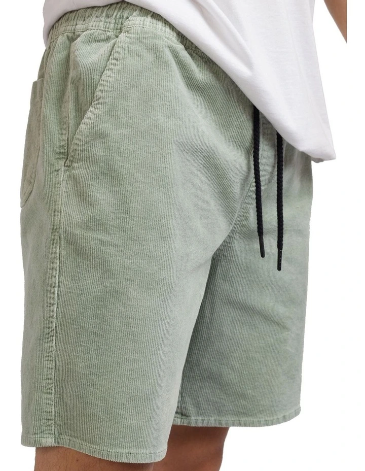 Cord Short in Green