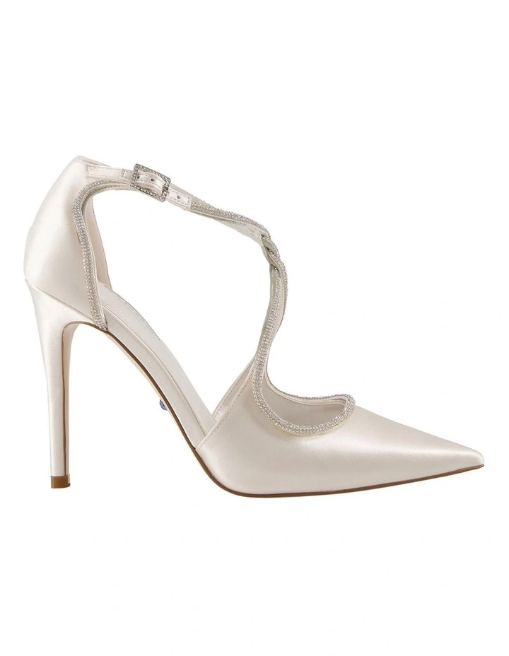 Committed Pump in Ivory