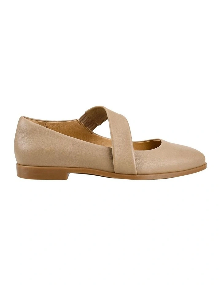 Zinc Flat Shoe in Taupe