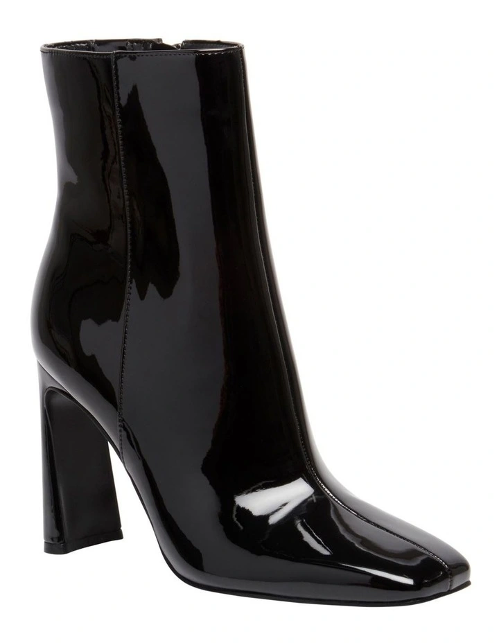Tiddo Boots in Black