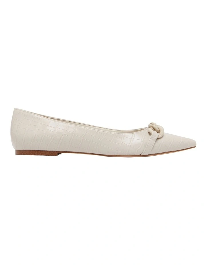 Brinks Flat in Cream