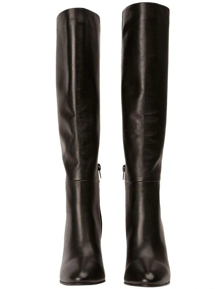 Boss Boots in Black Como