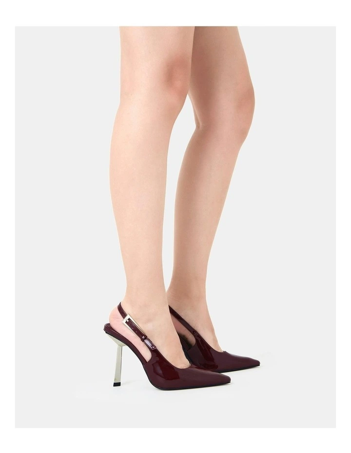 Zooming Heels in Wine