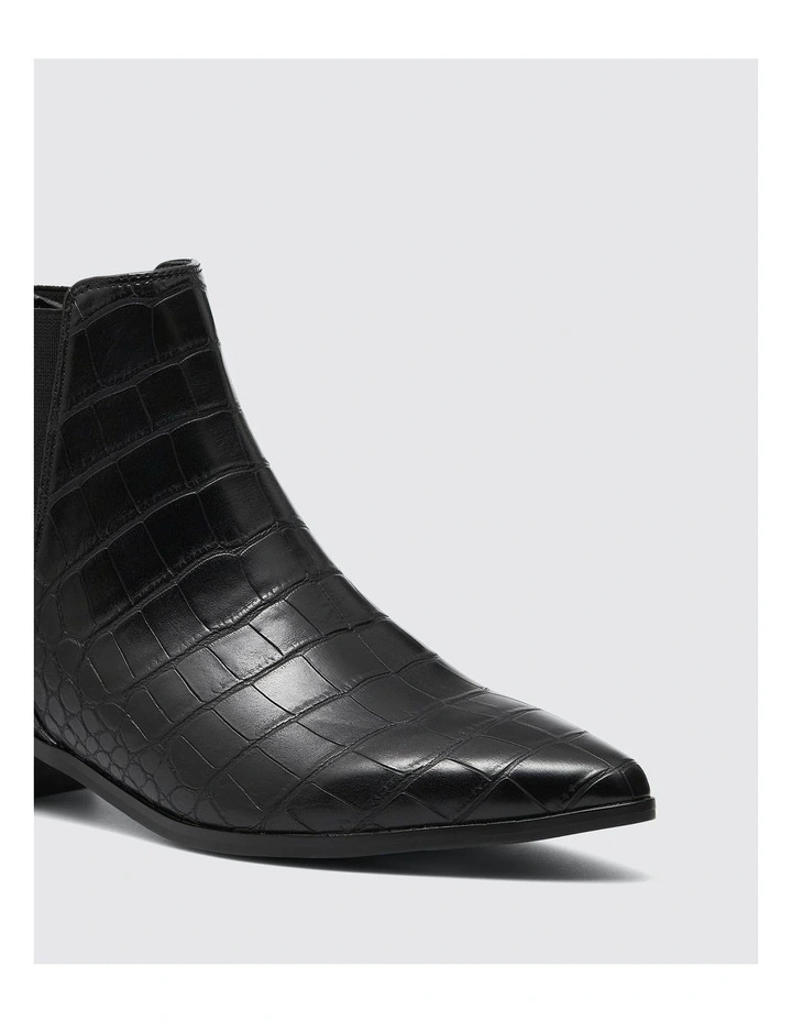 Delicious Boots in Black