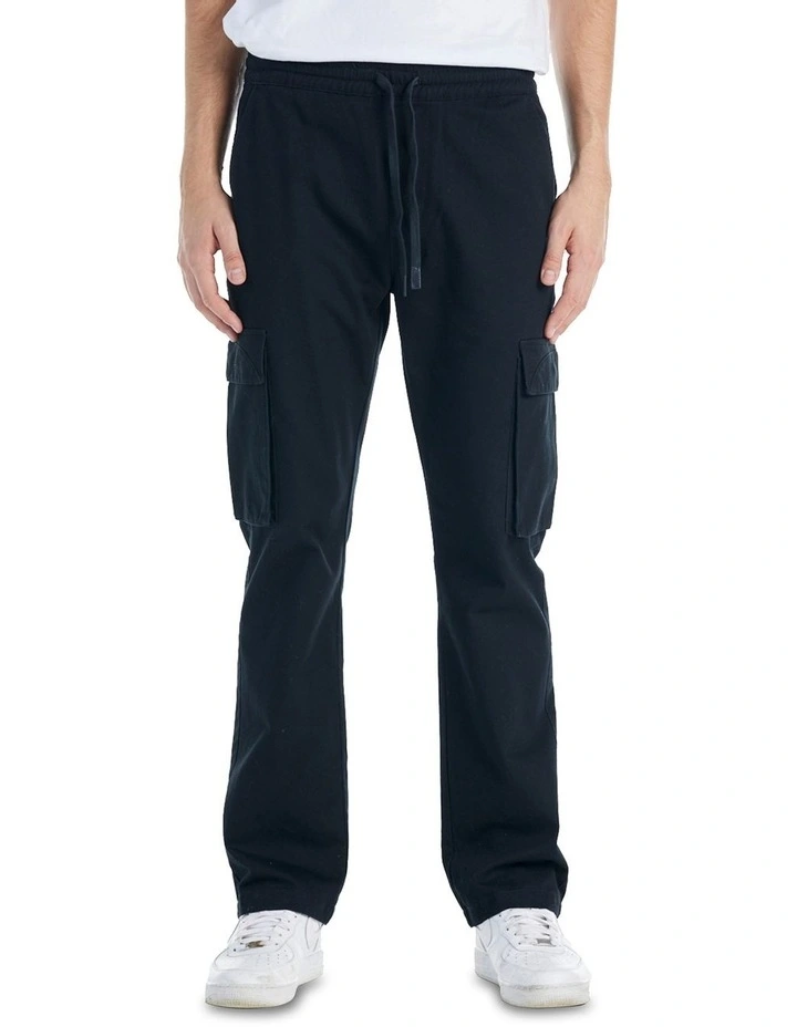 Villa Pant in Black