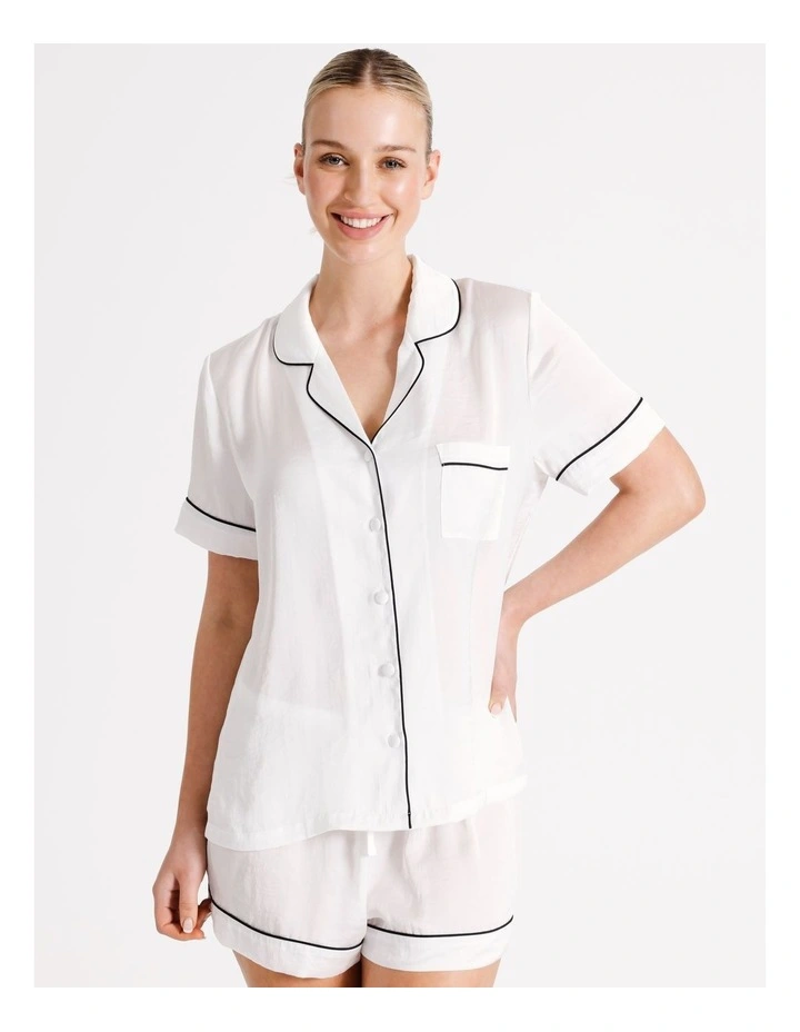 Signature Satin Short Sleeve Pyjama Set in Ivory