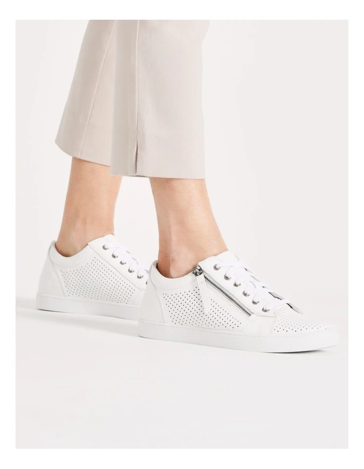 Ziggy Leather Sneaker in White