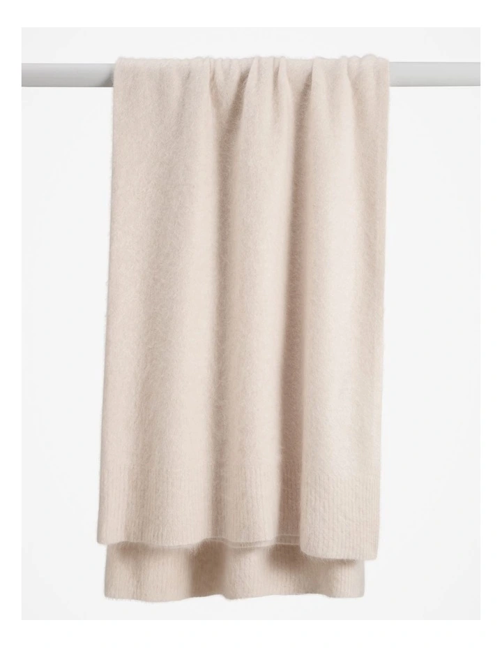 Gcs-certified Cashmere Brushed Throw in Snow