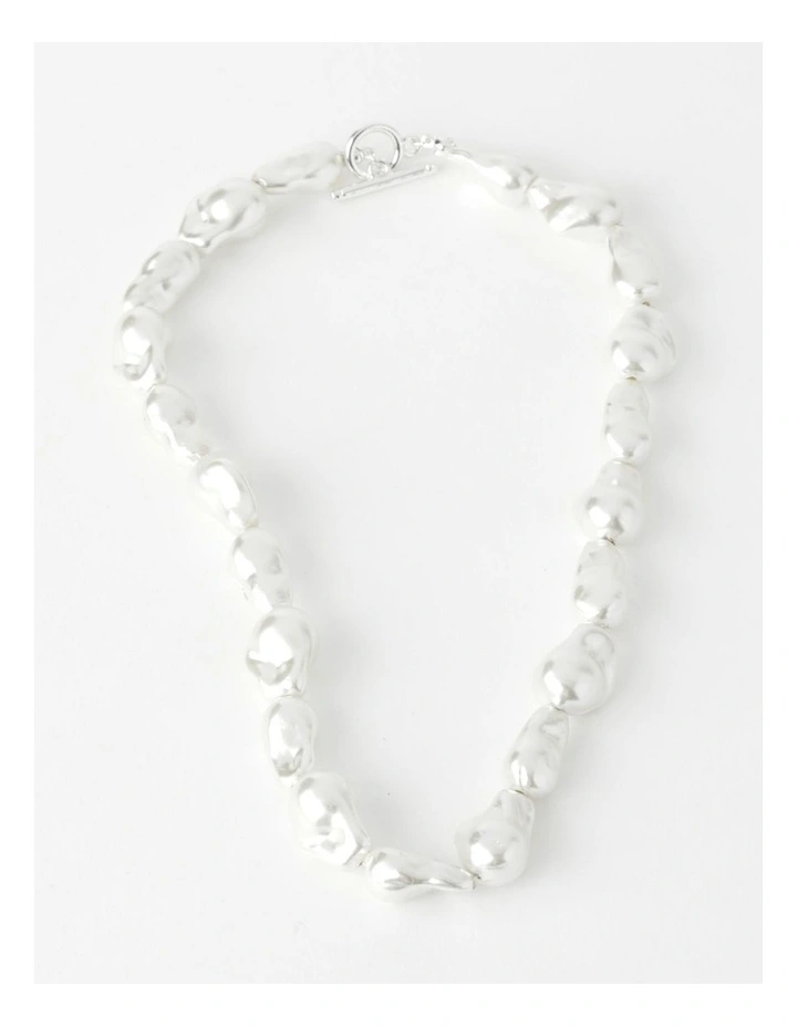Baroque Pearl Style Necklace in Silver