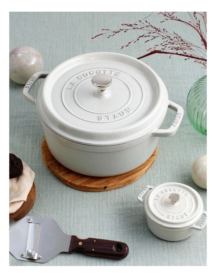 Round Cocotte 28cm/6.7L in White Truffle
