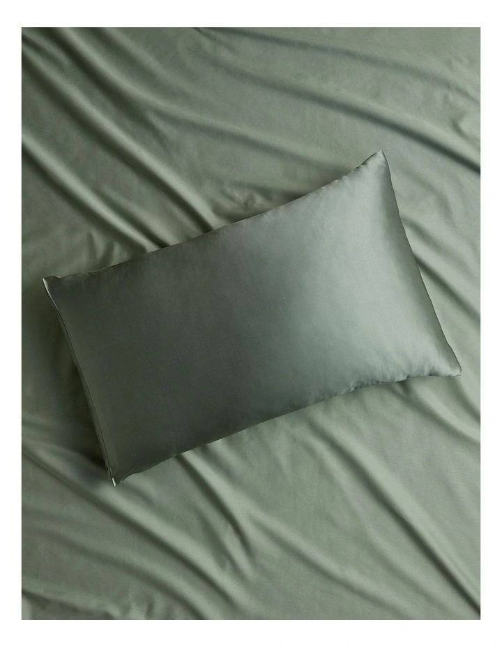 Luxe Silk Pillowcase in Ivy