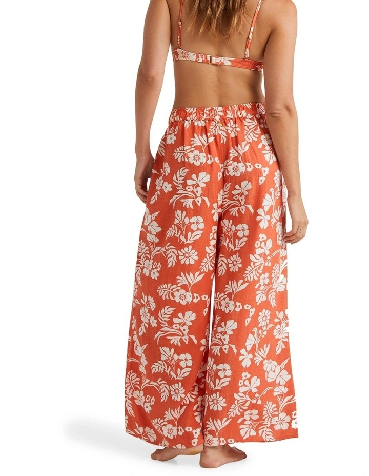 Barefoot Pants in Red