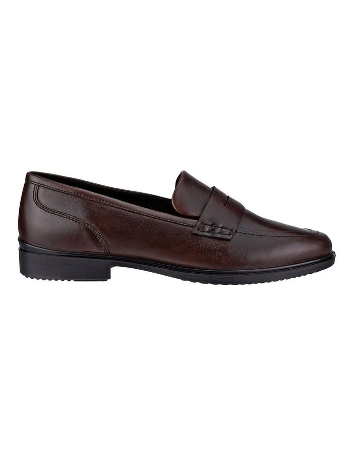 Dress Classic 15 Loafer in Brown