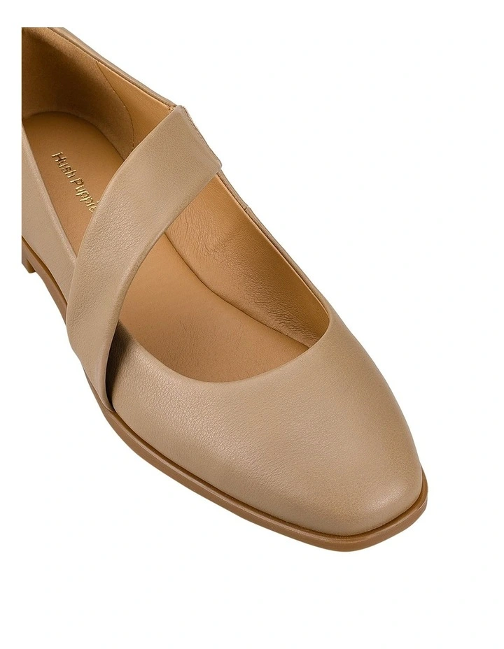 Zinc Flat Shoe in Taupe